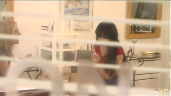 Nonton This Sexy Multiracial Lesbian Trio Engages thumbnail