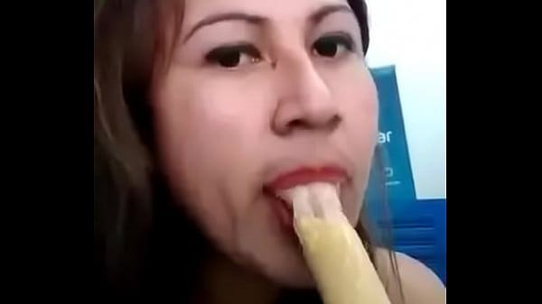 Juliana me manda un rico video donde me muestra como me lo chupar&aacute; hoy por la noche 