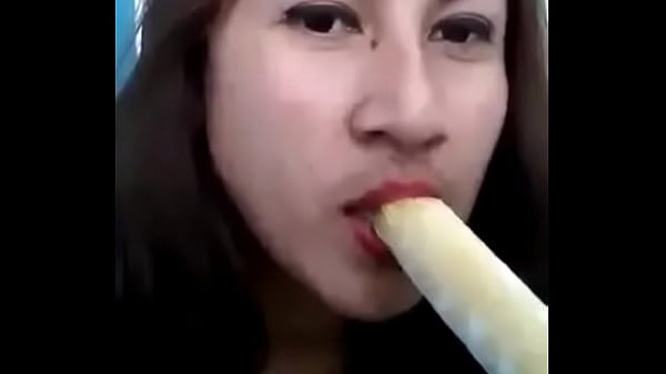 Nonton Juliana Me Manda Un Rico Video Donde Me Muestra Como Me Lo Chupar&aacute; Hoy Por La Noche thumbnail