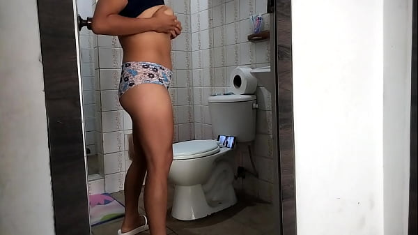 Theboss s_stepdaughter records herself in_the bathroom undressing
