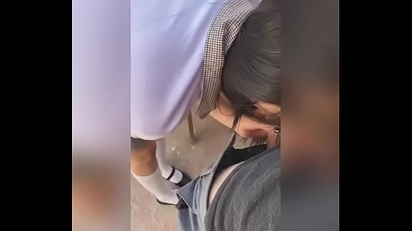 Play MP4 - ESTUDIANTE Mexicana CHUPANDO una VERGA en la Escuela y al Final la PONEN de PERRITO y se la COGEN ATRAS de los Salones&excl; Se SALE de Clases para CHUPARLE la Verga a un Amigo a Escondidas&excl; Sexo Real Amateur&excl;