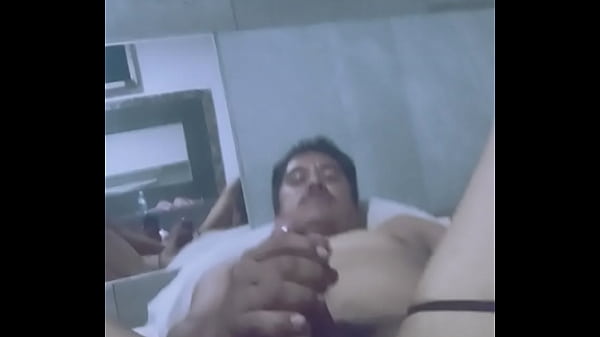 Cojiendo En Hotel Con Amigo Vergon thumbnail