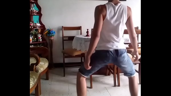Boy twerking 02