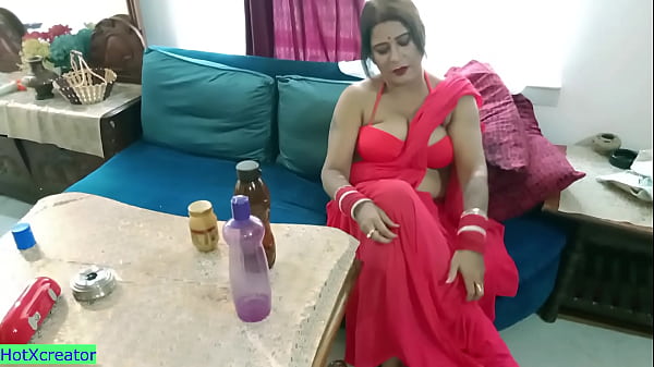 Indian hot milf malkin enjoying hot romantic hard sex with servant