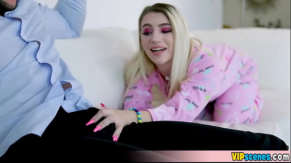 Play MP4 - Exxxtra Small -  Extra cutie and small stepsister in her cute pijamas