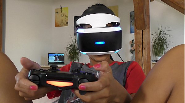 Play MP4 - lace panties open legs bare feet soles and hot sexy tight pussy horny gamer girls play with each others