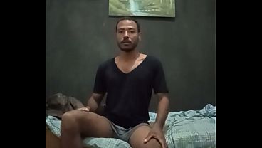 Mulato com pau grande sensualizando