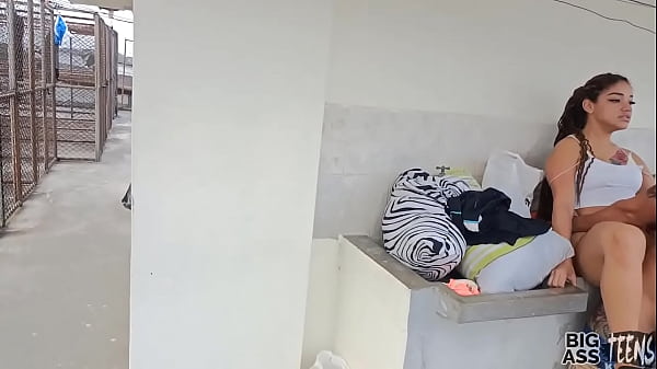 Play MP4 - Sexo con mi tia en el balcon de piso la chantageo y me ayuda con mi paja le hago creampie en la boca sucia y co&ntilde;o cremoso Tia de culo grande anal