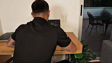 Nonton Pretty Colombian Gets Pussy Destroyed thumbnail