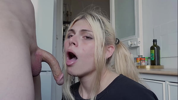 Play MP4 - Premier date avec une jolie fille trans fran&ccedil;aise&comma; elle me suce et avale dans la cuisine&period;