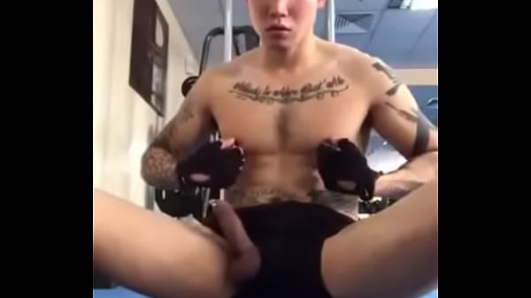 Trai đẹp vừa d&acirc_m vừa bạo p1