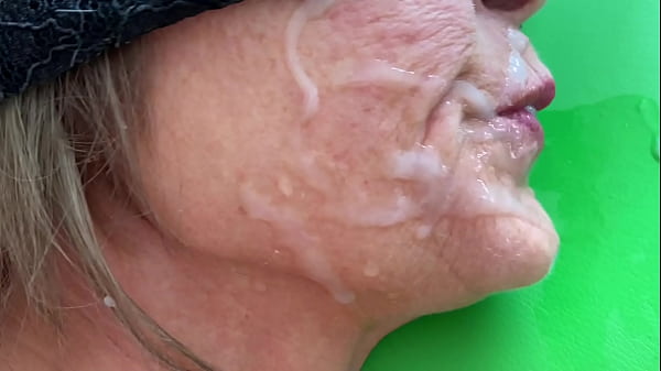 Play MP4 - Mature cougar blowjob sucking balls cum on face fetish