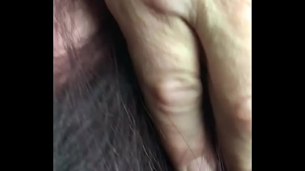 Play MP4 - part one of old man blow job in parked car