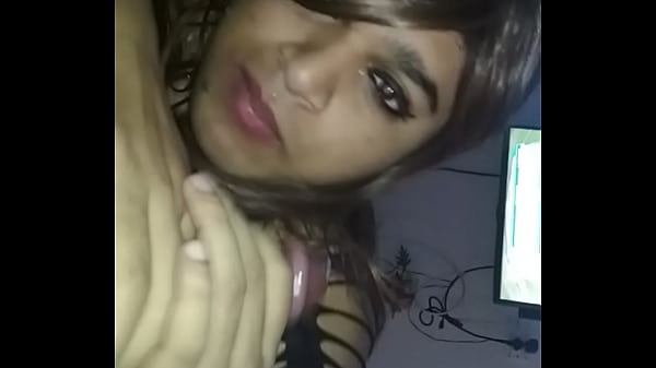 Bangalore cross dresser guy sucked my cock deep in his mouth.. it's just awesome.. 
