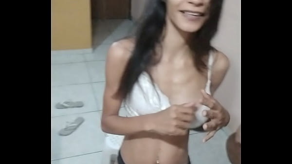 Kasal_Novisso_se mostrando perante as_câmeras