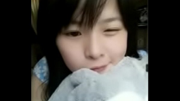 Play MP4 - Cute chinese teen dancing on webcam