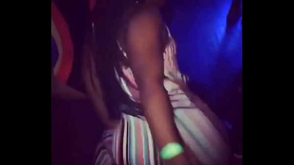 Play MP4 - Twerking at it's finest