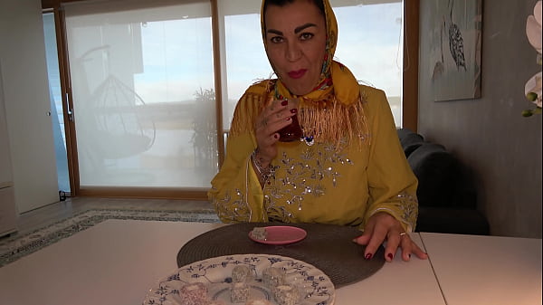 Muslim Arab Stepmom In Hijab Fucked By Her Horny Stepson thumbnail