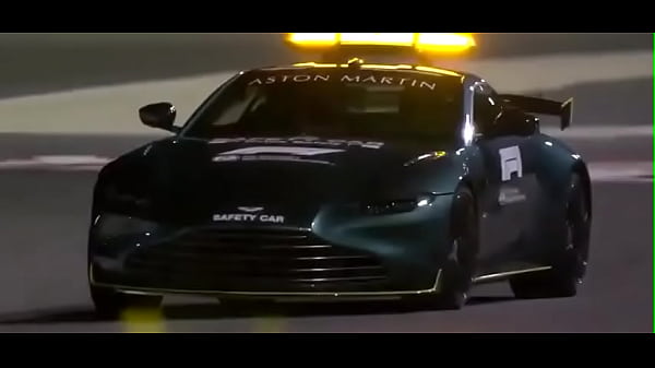 Menina ingl&ecirc;sa gritando de prazer 