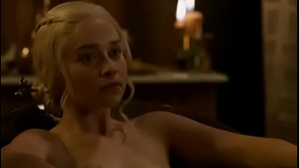 Play MP4 - Emilia clarke Game of thrones nude scene season 3 episode 8