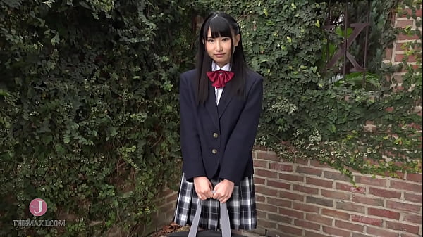 Play MP4 - Adorable looks in uniform