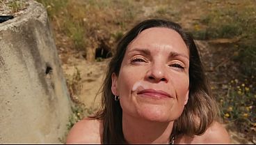 Nonton Milf Fran&ccedil;aise Suce Une Belle Bite Et Est Surprise Par Un Drone - Drone Porn thumbnail