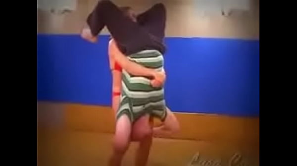 Nonton Lift And Carry,piledriver. thumbnail