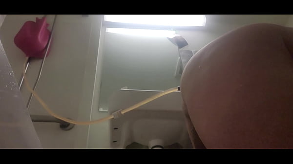 My enema was too hot for my bottom