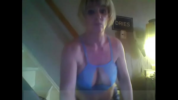 ellen gooscrazy in here new chow_and moves