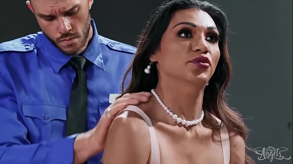 Play MP4 - Brunette &lpar;Jessy Dubai&rpar; Gets Her Ass Pounded By Security Cliff - Transangels