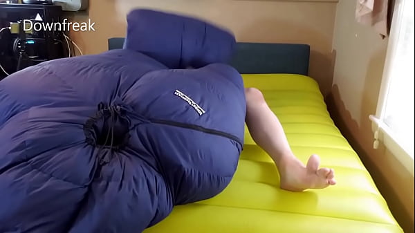 Humping Overfilled Feathered Friends WithCum Covered Finish