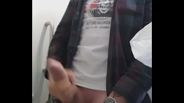 Play MP4 - The solo mile high club wanking on the plane