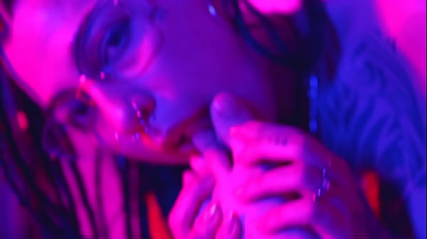 Play MP4 - Latin Girl Sucks her Sexy Toes with Masturbation