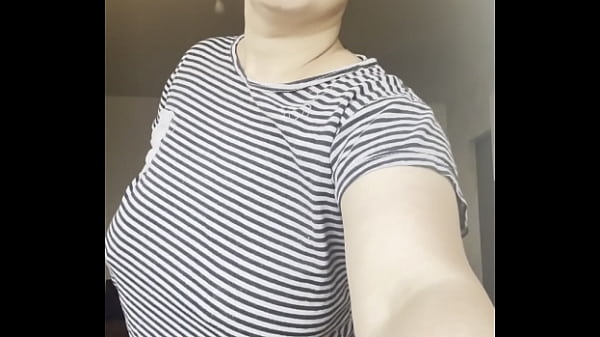 Nonton Big Tits Undress thumbnail