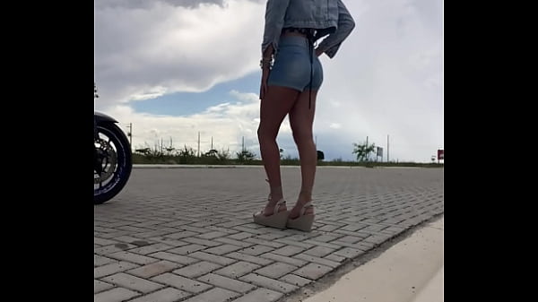 Primeira Foda Do Ano - Motoqueiro Comeu Meu Cuzinho Na Constru&ccedil;&atilde;o thumbnail