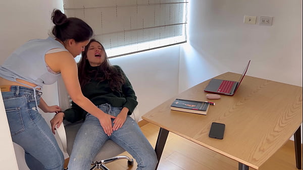 I fulfill my fetish of having lesbian sex with jeans