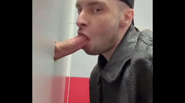 Play MP4 - First time when I try glory hole