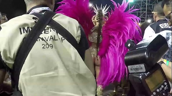 Play MP4 - Bastidores do Carnaval 2019 antes da entrada no Samb&oacute;dromo - Sabrina Sato - Gavi&otilde;es da Fiel