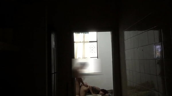 Flagrei Ela Dando Pro Comedor Na Sala Os Vizinhos Passando E Ouvindos Seus Gritos De Tes&atilde;o No Pau Do Novinho thumbnail