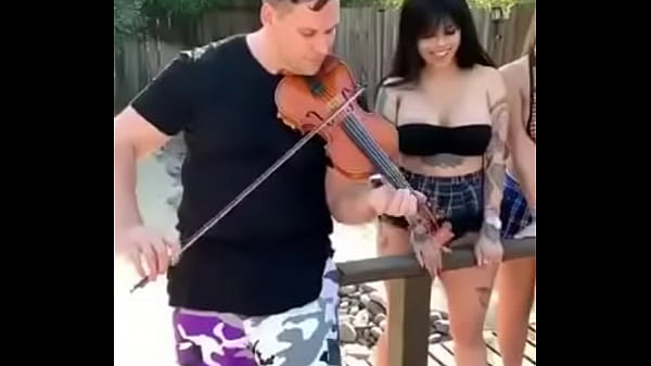 Nonton Chichis Que Bailan thumbnail