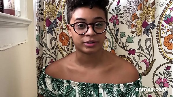 Play MP4 - Ebony Amateur Kay Puts on a Show