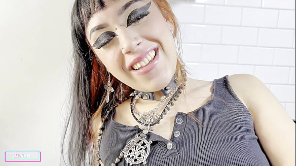 MINHA AMIGA_GÓTICA_SE MASTURBANDO NA COZINHA