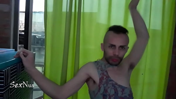 Play MP4 - Fumando fuertemente