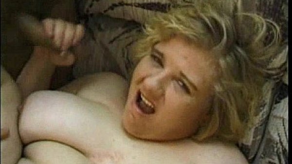 Fat hussy joins interracial threesome 