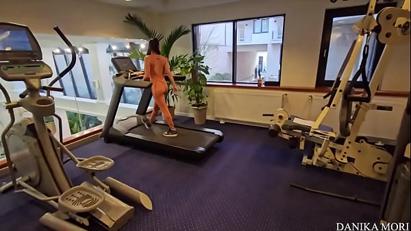 Ero in palestra ed un ragazzo si &egrave; avvicinato non &egrave; stevemorireali was in the gym and a boy approached 