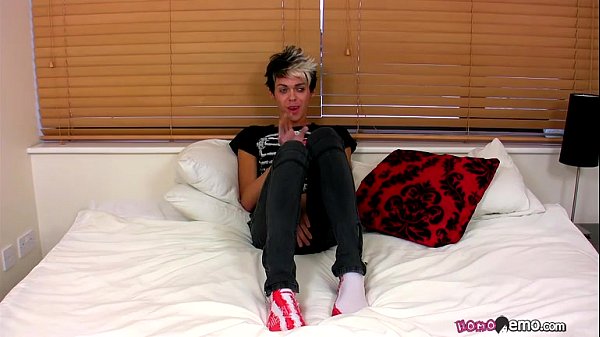 Play MP4 - Wanking With Alexander Syden