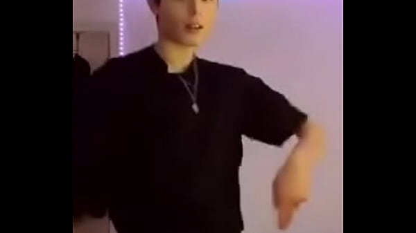chico lindo en dance gay 