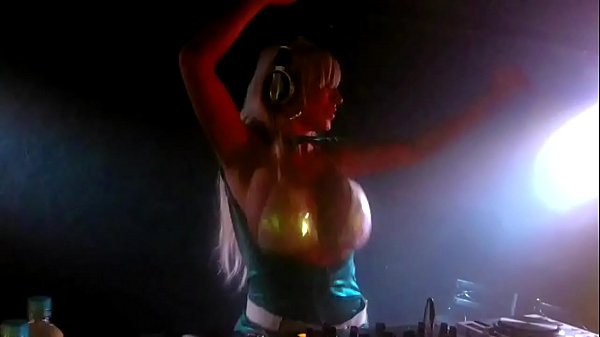 Dj sabrina boing boing rub&atilde;o apucarana dance na balada