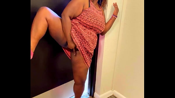 Play MP4 - Nookiescookies squirt and masturbate to orgasm in public