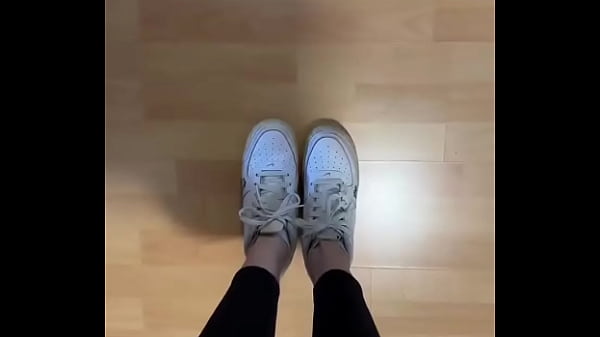 Nonton Good Morning! #feet #fetisch Girl #socks #nikeairforce thumbnail